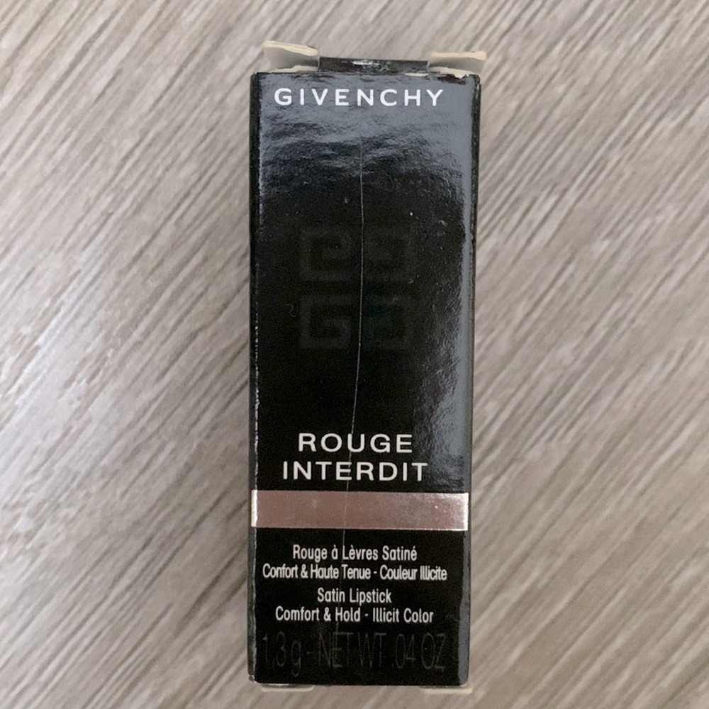 ❤️3/20 - Givenchy Mini Lipstick